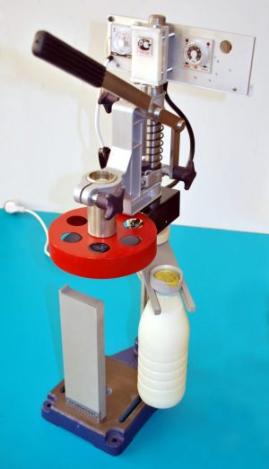 УСС-2ПН(Н) для заварки горловин пластиковых молочных бутылей.